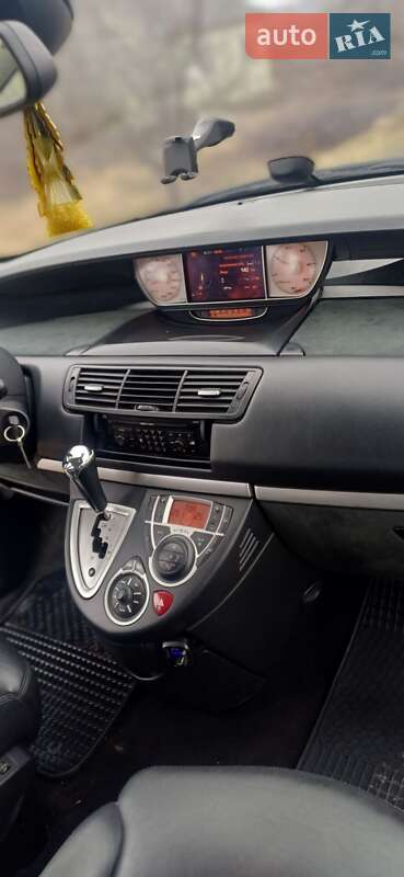 Минивэн Peugeot 807 2009 в Долине