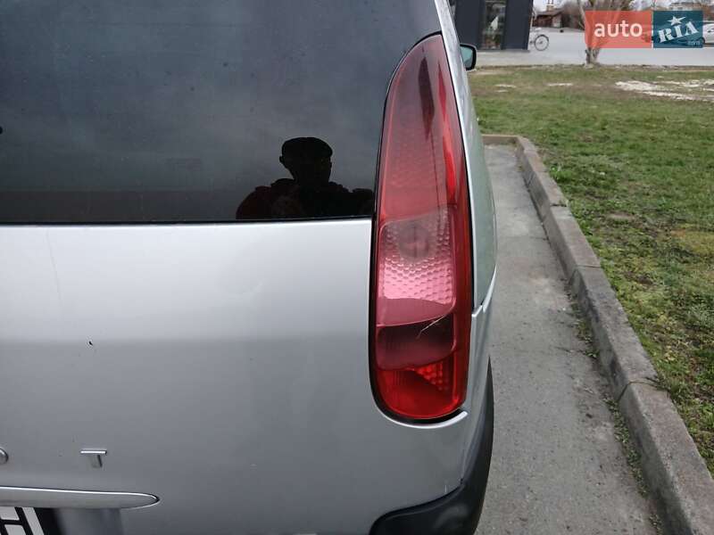 Мінівен Peugeot 807 2005 в Тлумачі