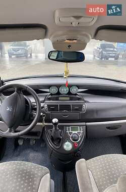 Минивэн Peugeot 807 2005 в 
