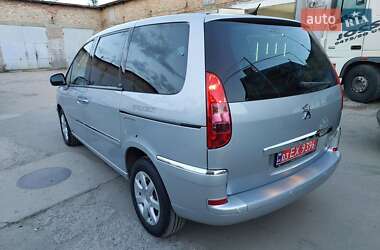 Минивэн Peugeot 807 2011 в 