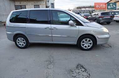 Минивэн Peugeot 807 2011 в 