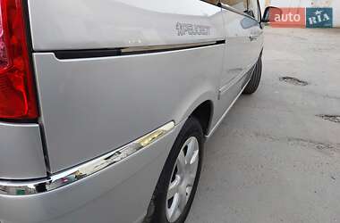Минивэн Peugeot 807 2011 в 