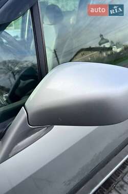 Минивэн Peugeot 807 2002 в 