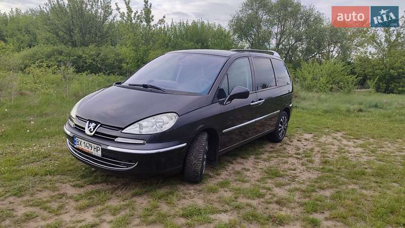 Мінівен Peugeot 807 2011 в Нетішині