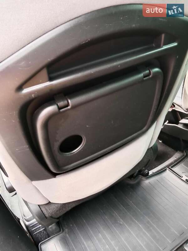 Мінівен Peugeot 807 2009 в Пустомитах