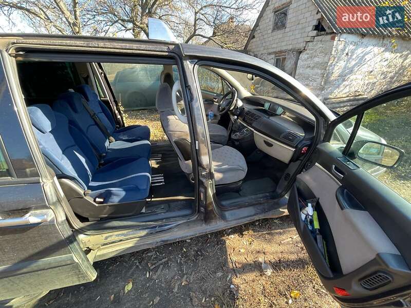 Минивэн Peugeot 807 2004 в Новониколаевке