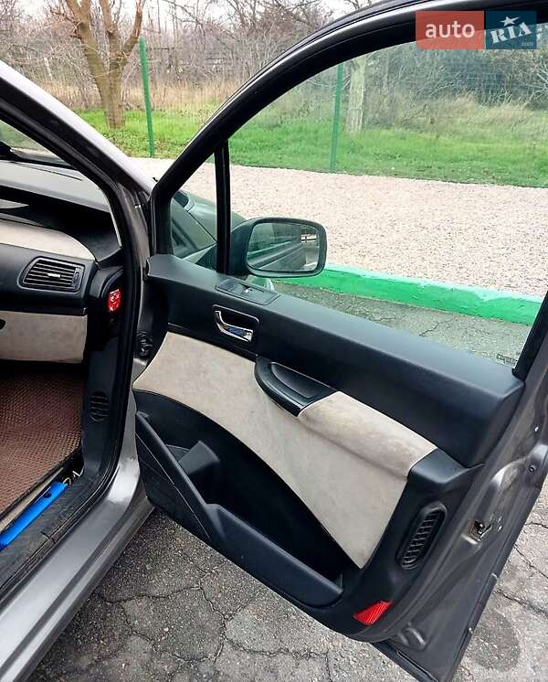 Минивэн Peugeot 807 2009 в Каменском фото 6 Минивэн Peugeot 807 2009 в Каменском