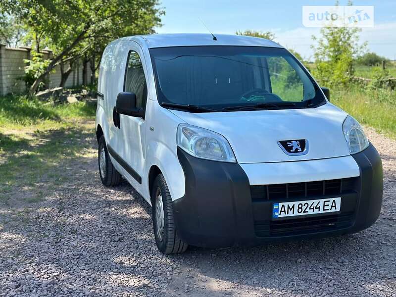 Грузопассажирский фургон Peugeot Bipper 2010 в Житомире