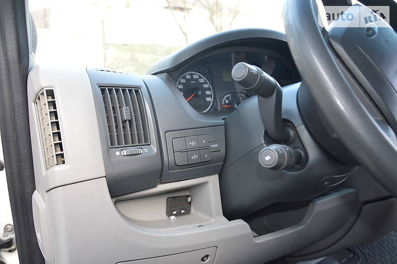 Вантажопасажирський фургон Peugeot Boxer 2008 в Сторожинці