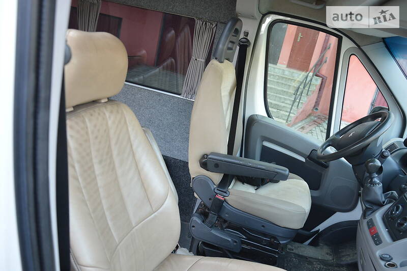 Вантажопасажирський фургон Peugeot Boxer 2008 в Сторожинці