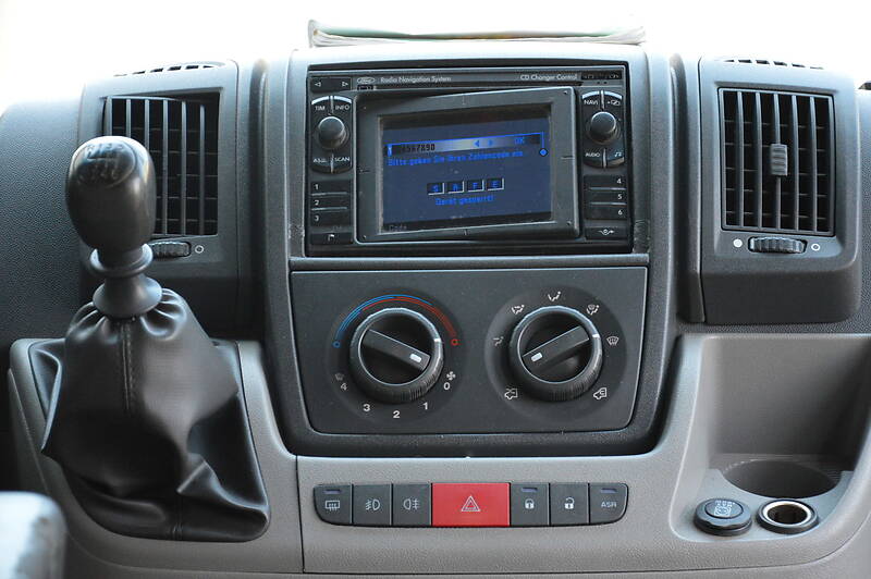 Вантажопасажирський фургон Peugeot Boxer 2008 в Сторожинці