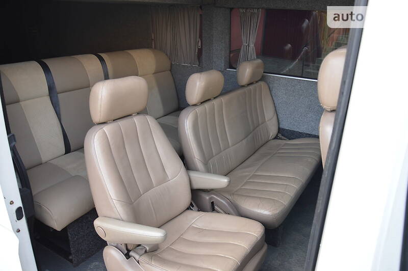 Вантажопасажирський фургон Peugeot Boxer 2008 в Сторожинці