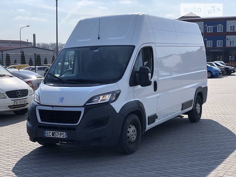 Вантажопасажирський фургон Peugeot Boxer 2016 в Львові