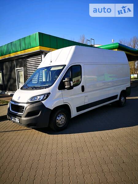 Грузопассажирский фургон Peugeot Boxer 2014 в Калуше