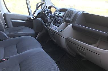 Вантажопасажирський фургон Peugeot Boxer 2008 в 