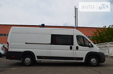 Вантажопасажирський фургон Peugeot Boxer 2011 в 