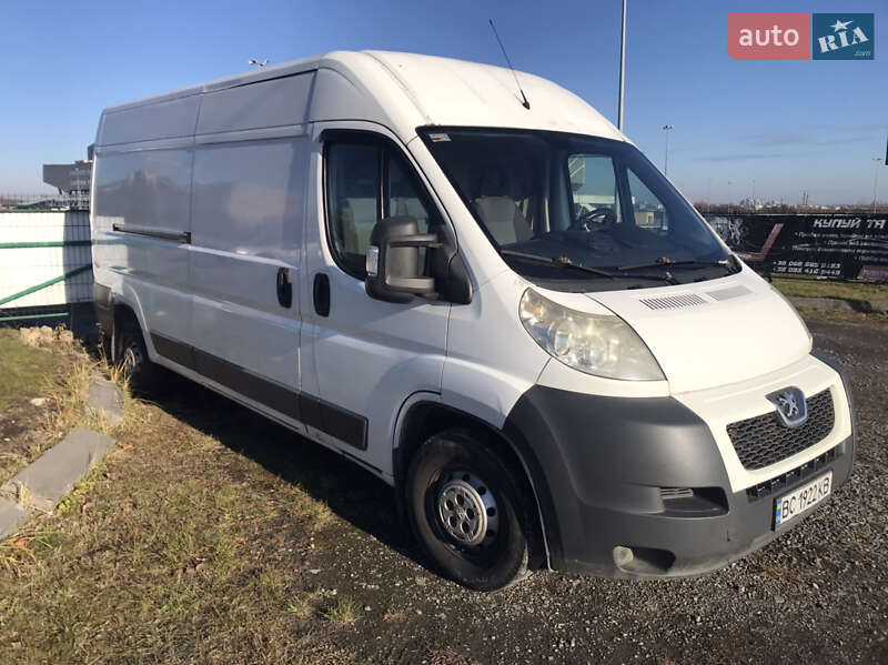 Грузовой фургон Peugeot Boxer 2013 в Львове