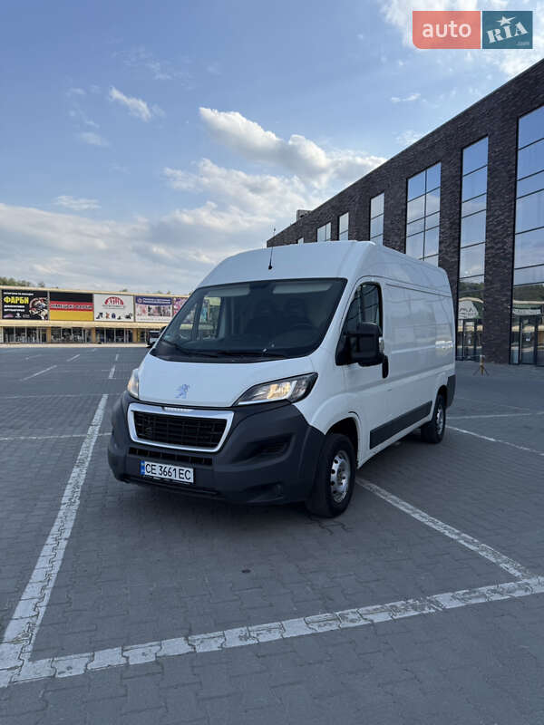 Вантажний фургон Peugeot Boxer 2017 в Чернівцях