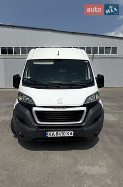Вантажний фургон Peugeot Boxer 2017 в Києві