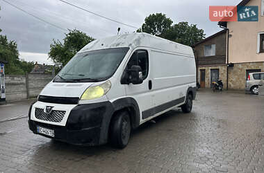 Вантажний фургон Peugeot Boxer 2010 в Львові
