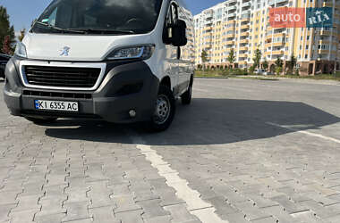 Вантажний фургон Peugeot Boxer 2017 в Ірпені
