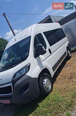 Микроавтобус Peugeot Boxer 2015 в Луцке