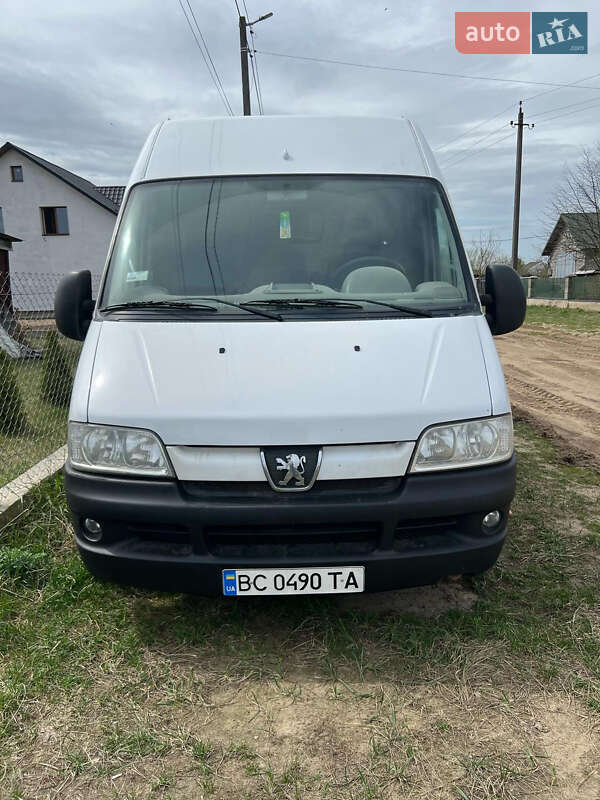 Вантажний фургон Peugeot Boxer 2005 в Яворові
