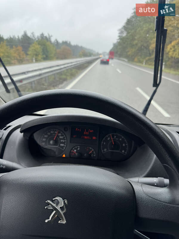 Вантажний фургон Peugeot Boxer 2018 в Києві
