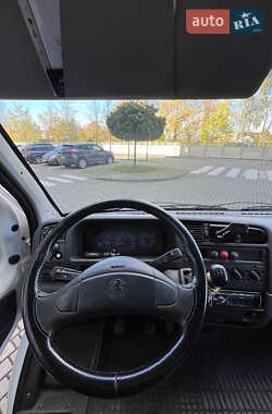 Грузовой фургон Peugeot Boxer 2000 в 