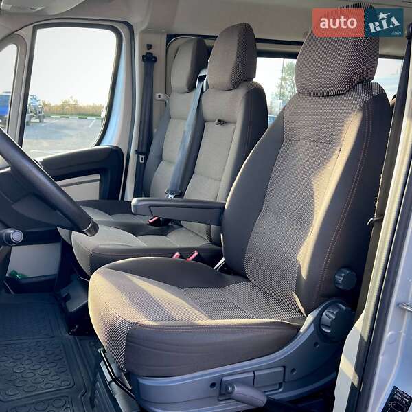 Вантажопасажирський фургон Peugeot Boxer 2019 в Києві