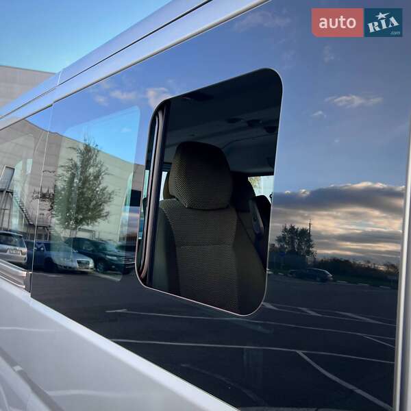 Вантажопасажирський фургон Peugeot Boxer 2019 в Києві