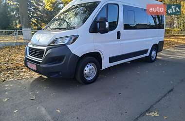 Грузопассажирский фургон Peugeot Boxer 2015 в Дубно