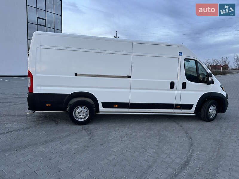 Вантажний фургон Peugeot Boxer 2020 в Львові