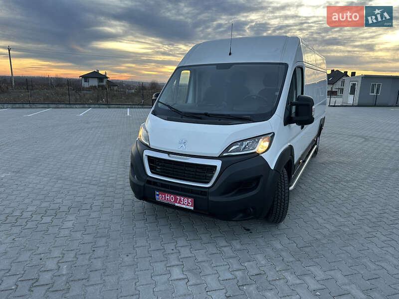 Вантажний фургон Peugeot Boxer 2020 в Львові