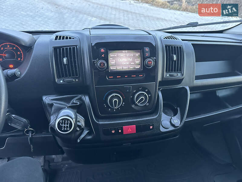 Вантажний фургон Peugeot Boxer 2020 в Львові