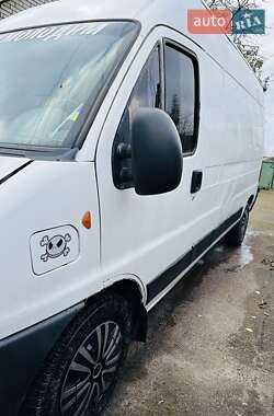 Грузопассажирский фургон Peugeot Boxer 2002 в Житомире