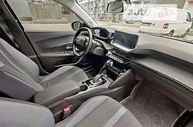 Внедорожник / Кроссовер Peugeot e-2008 2020 в 