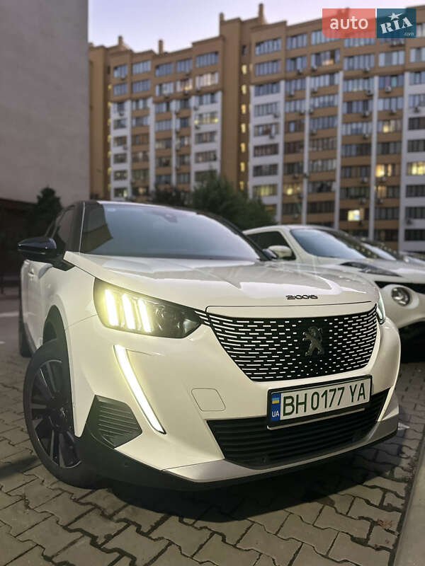 Позашляховик / Кросовер Peugeot e-2008 2020 в Умані