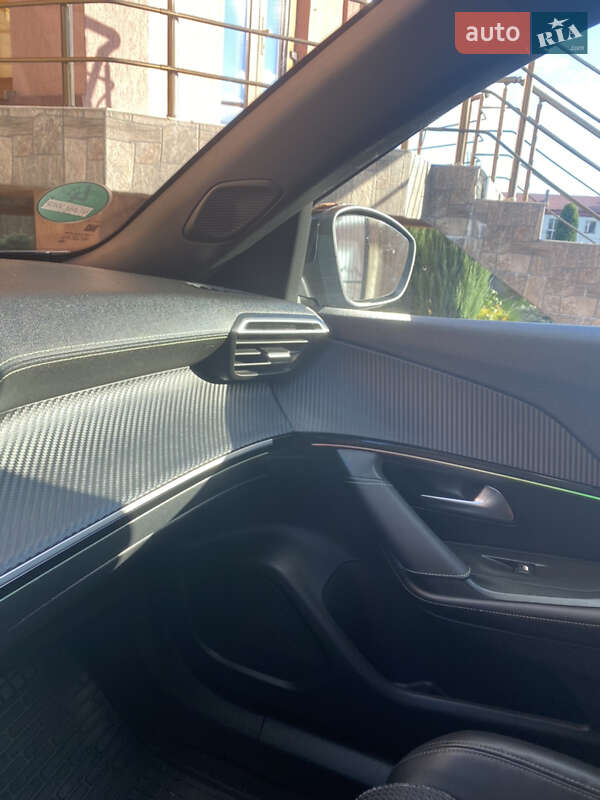 Позашляховик / Кросовер Peugeot e-2008 2021 в Чернівцях