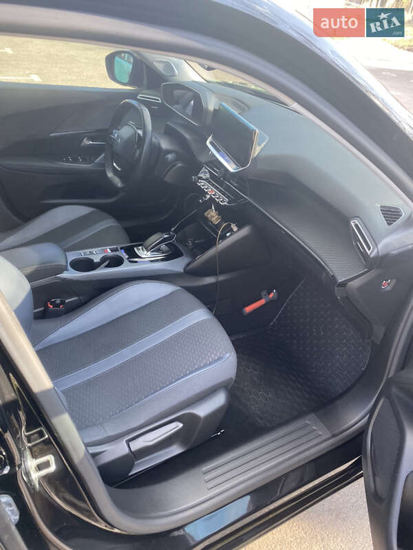 Позашляховик / Кросовер Peugeot e-2008 2020 в Вінниці