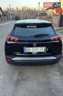 Внедорожник / Кроссовер Peugeot e-2008 2022 в 