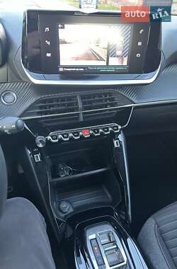 Внедорожник / Кроссовер Peugeot e-2008 2022 в 