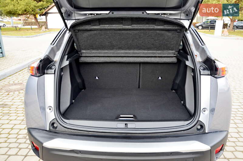 Позашляховик / Кросовер Peugeot e-2008 2023 в Івано-Франківську