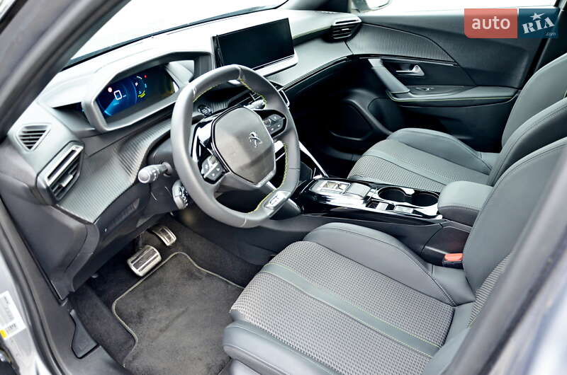 Позашляховик / Кросовер Peugeot e-2008 2023 в Івано-Франківську