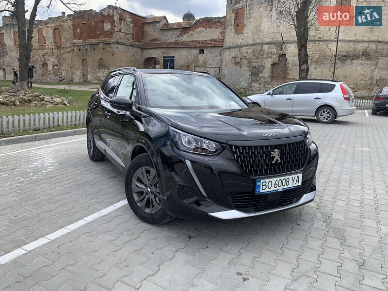 Внедорожник / Кроссовер Peugeot e-2008 2022 в 