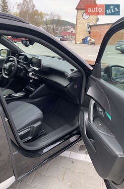 Внедорожник / Кроссовер Peugeot e-2008 2022 в 