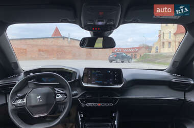 Внедорожник / Кроссовер Peugeot e-2008 2022 в 
