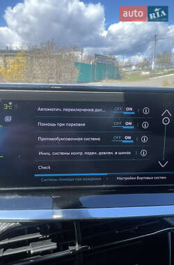 Позашляховик / Кросовер Peugeot e-2008 2020 в 
