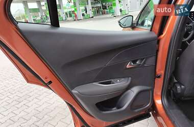 Позашляховик / Кросовер Peugeot e-2008 2022 в 