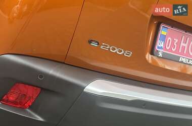 Позашляховик / Кросовер Peugeot e-2008 2021 в 